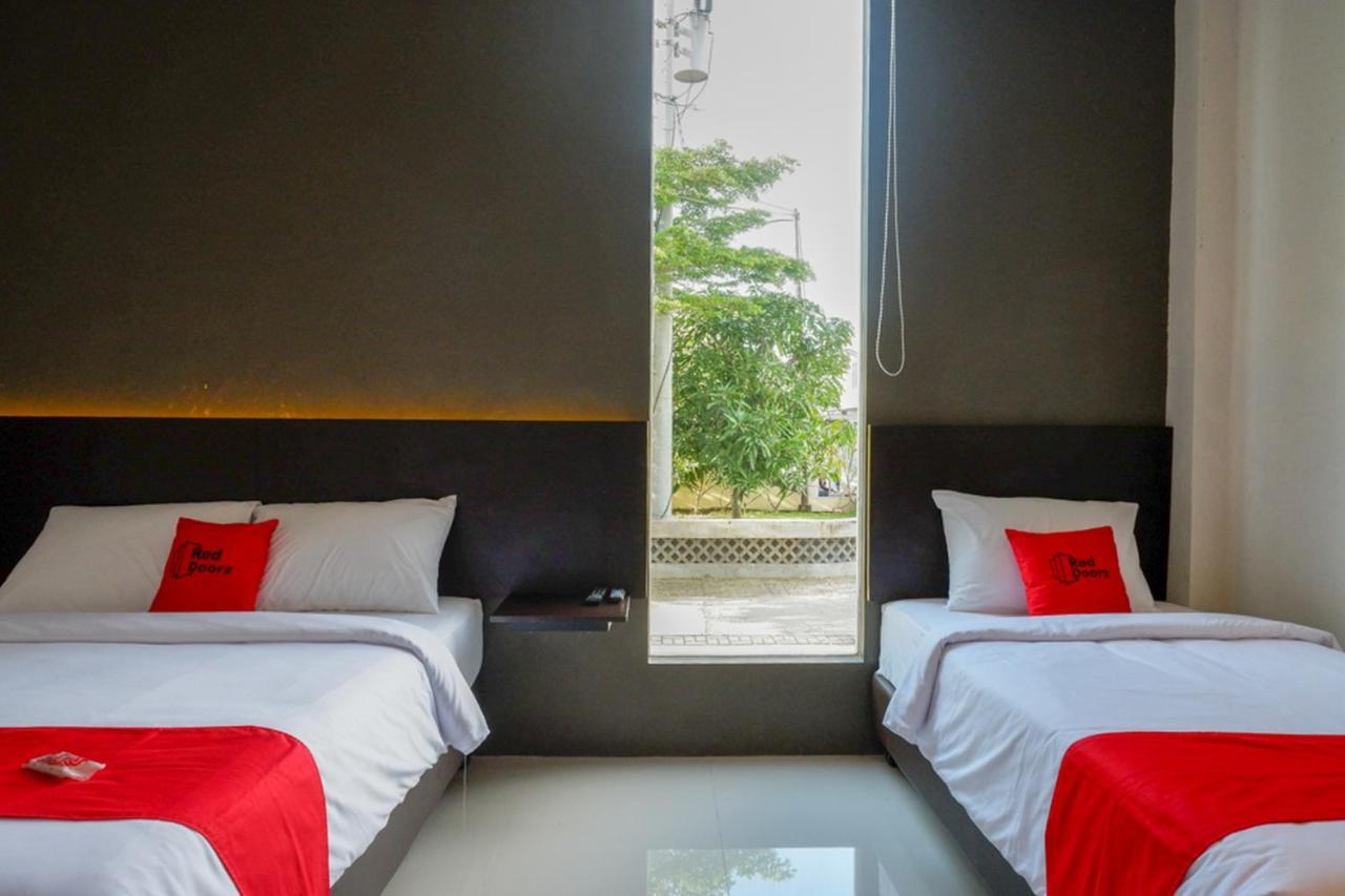 Reddoorz Plus Near Solo Baru Luaran gambar