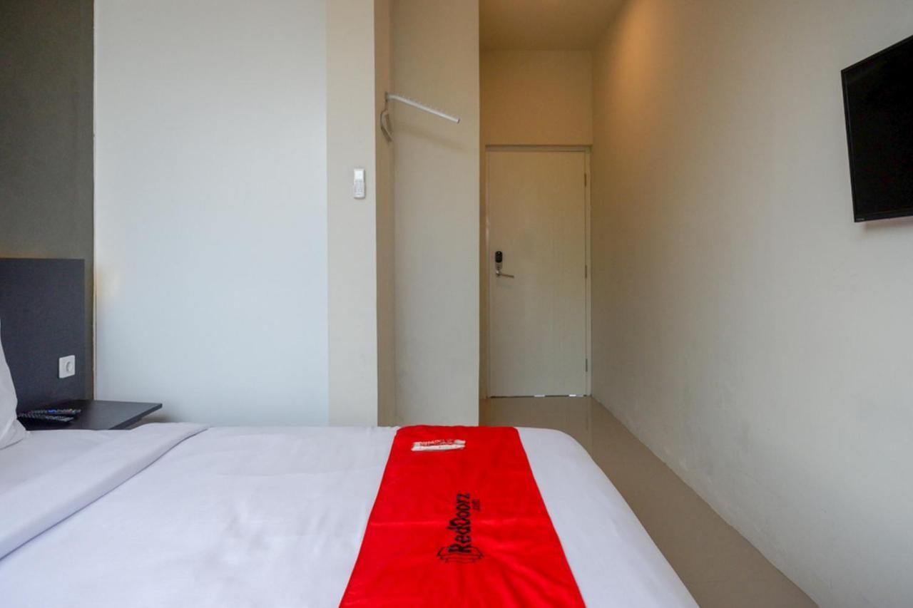 Reddoorz Plus Near Solo Baru Luaran gambar
