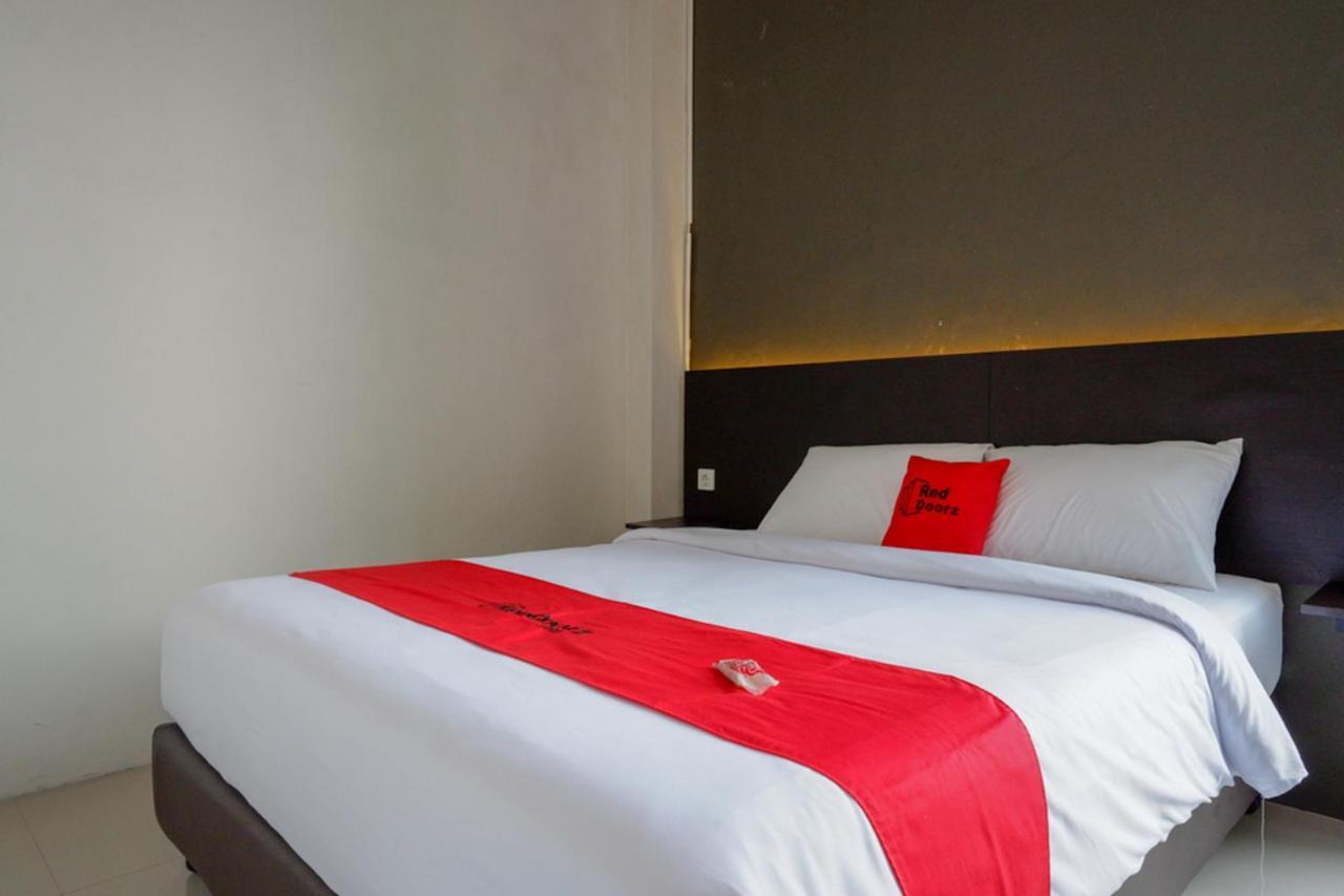 Reddoorz Plus Near Solo Baru Luaran gambar