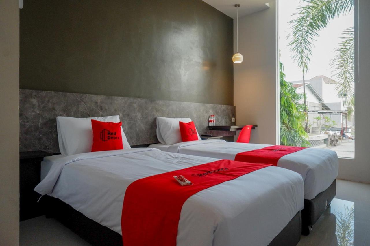 Reddoorz Plus Near Solo Baru Luaran gambar