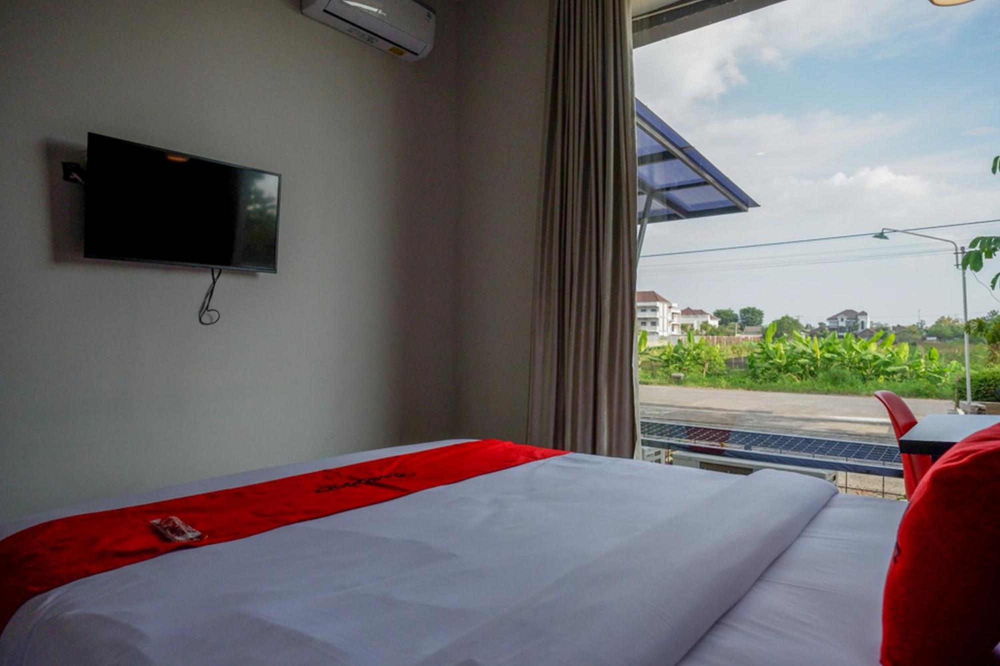 Reddoorz Plus Near Solo Baru Luaran gambar