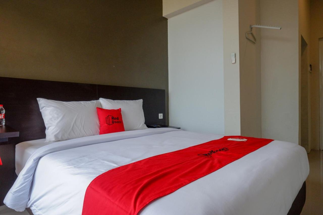 Reddoorz Plus Near Solo Baru Luaran gambar