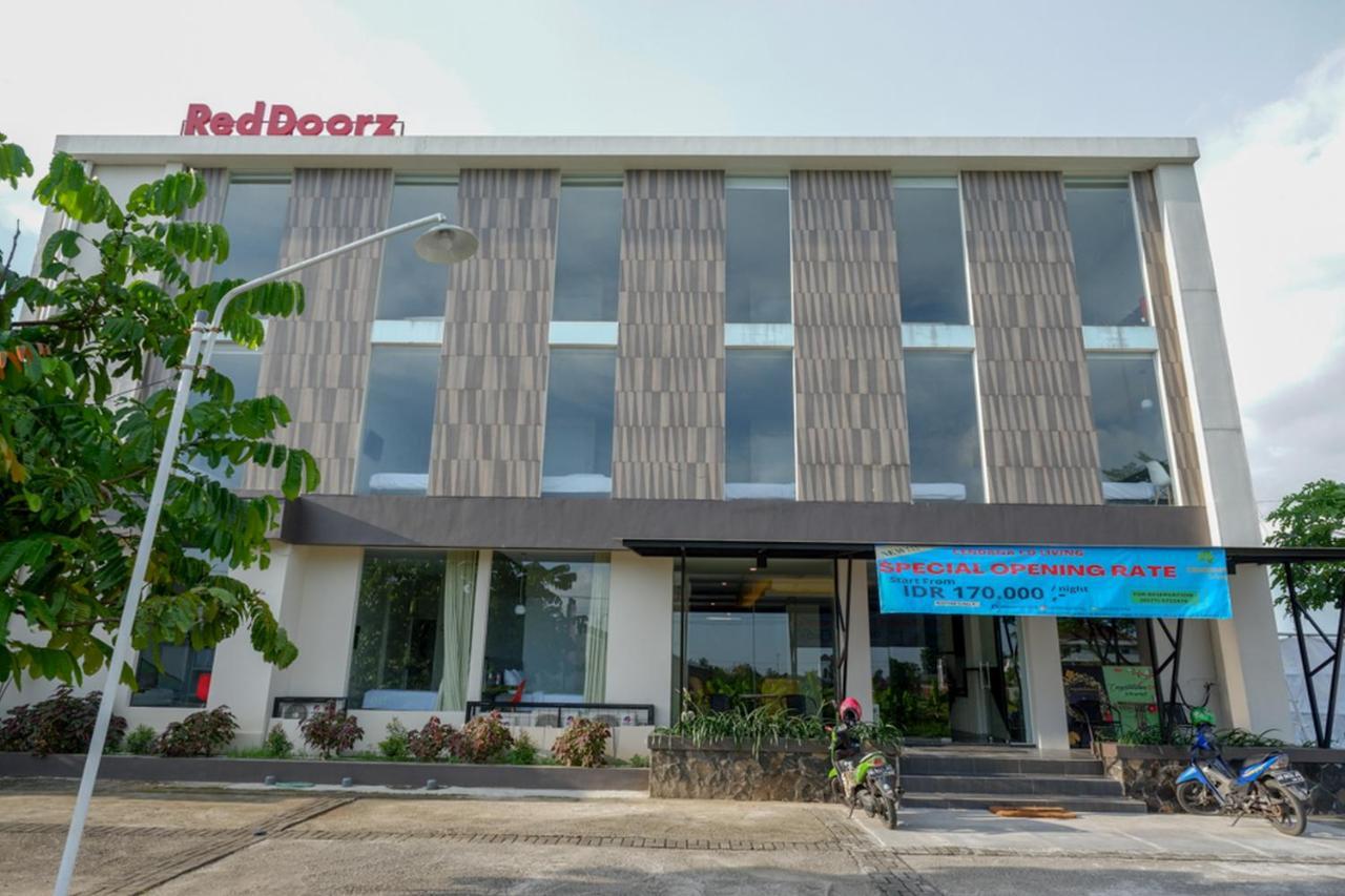 Reddoorz Plus Near Solo Baru Luaran gambar