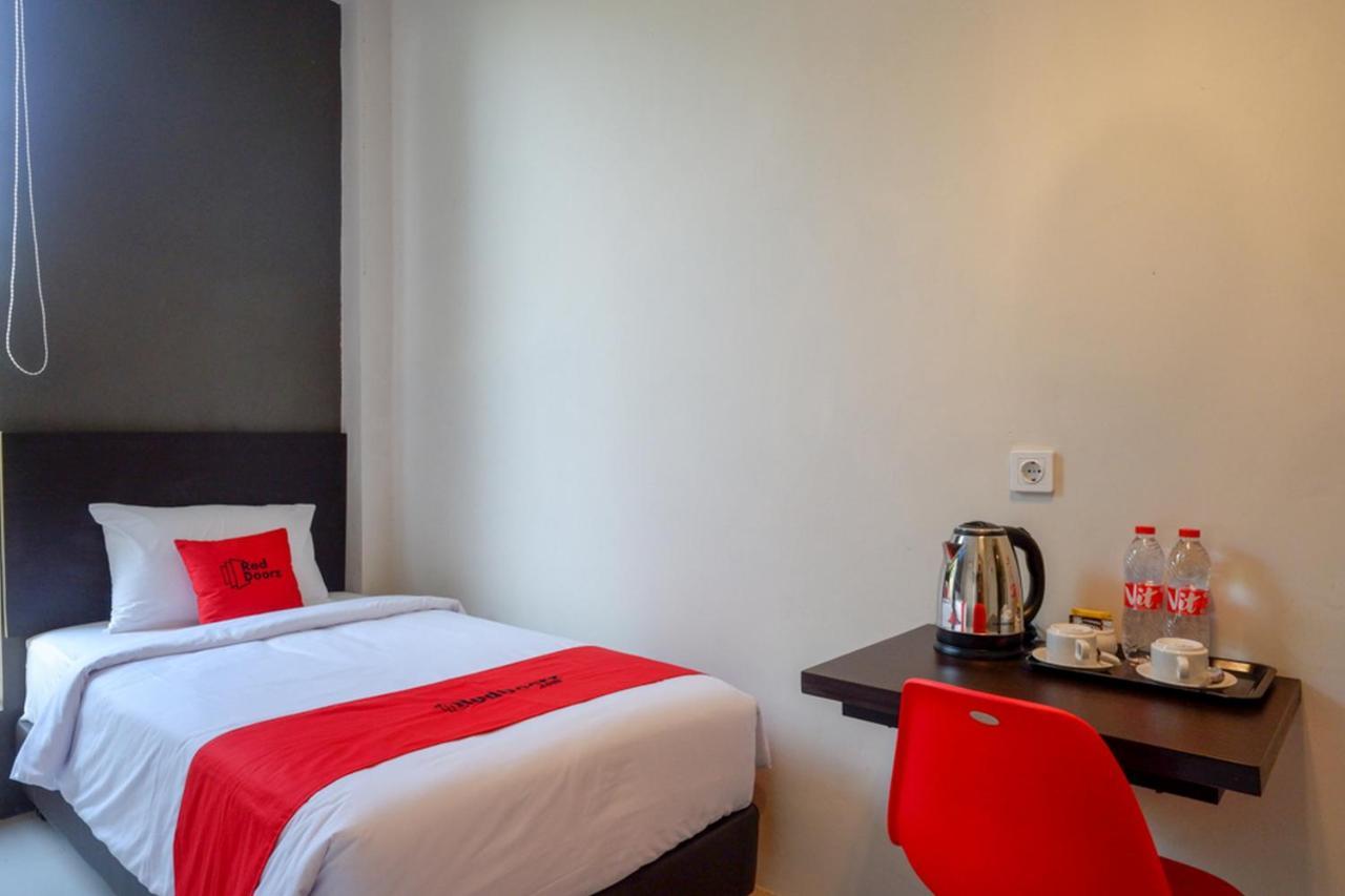Reddoorz Plus Near Solo Baru Luaran gambar