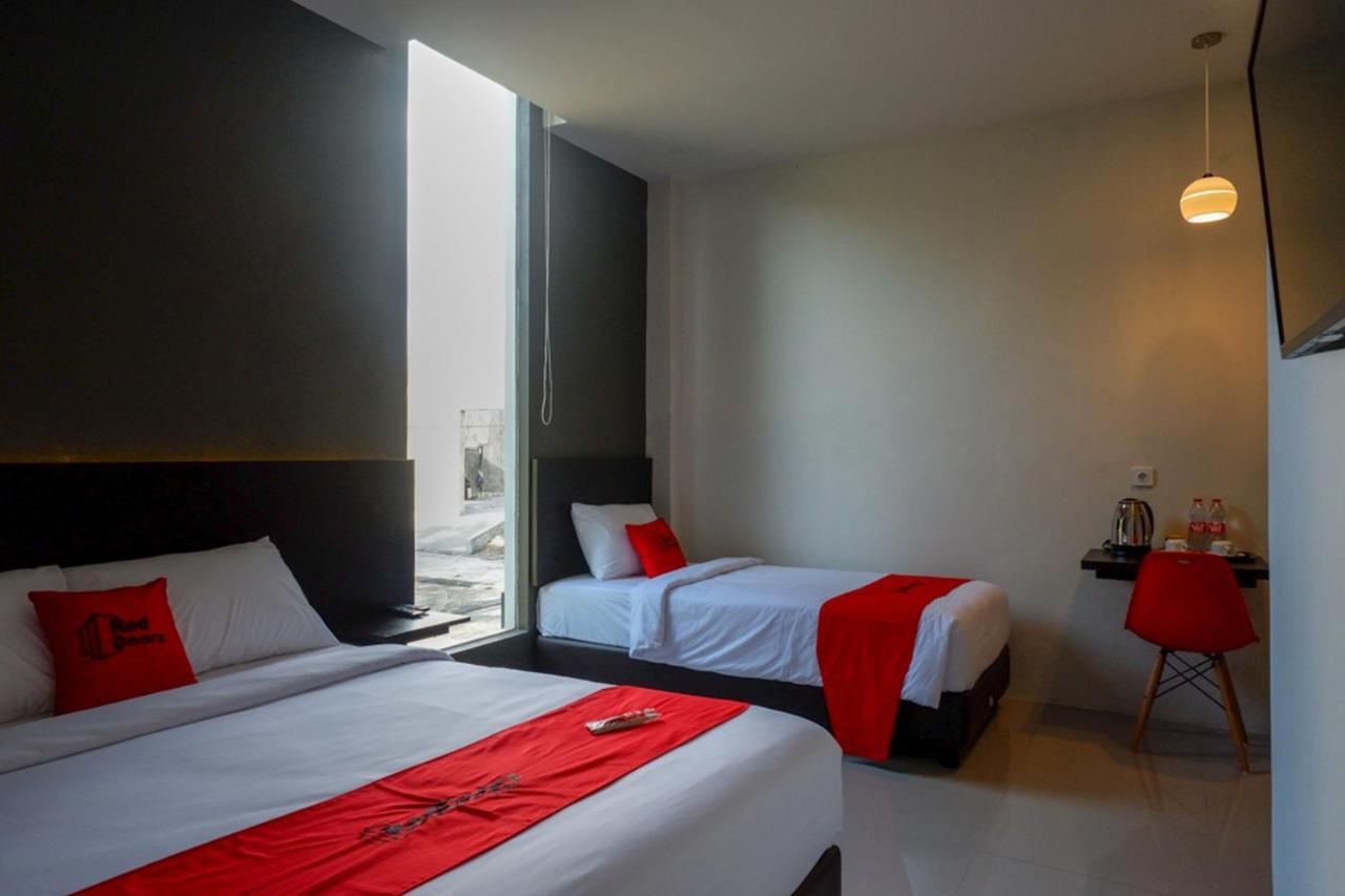 Reddoorz Plus Near Solo Baru Luaran gambar