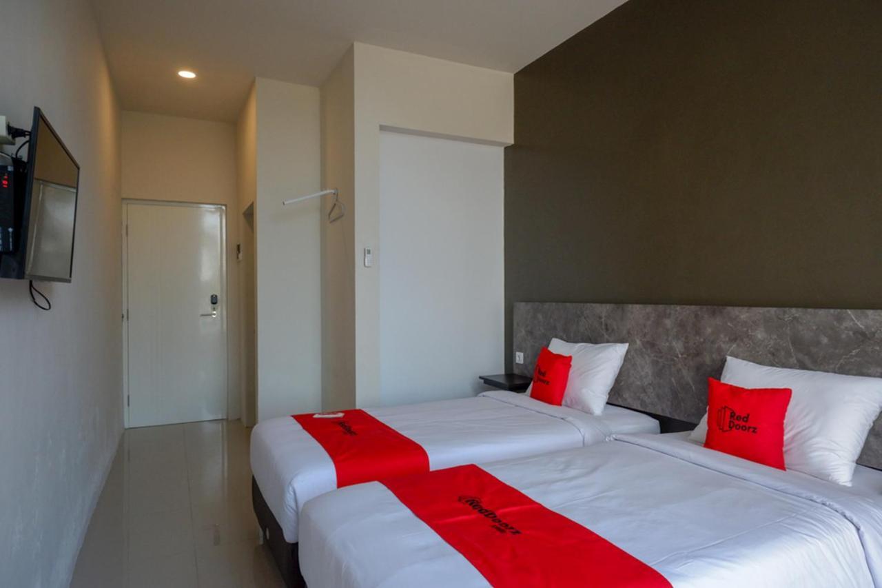 Reddoorz Plus Near Solo Baru Luaran gambar