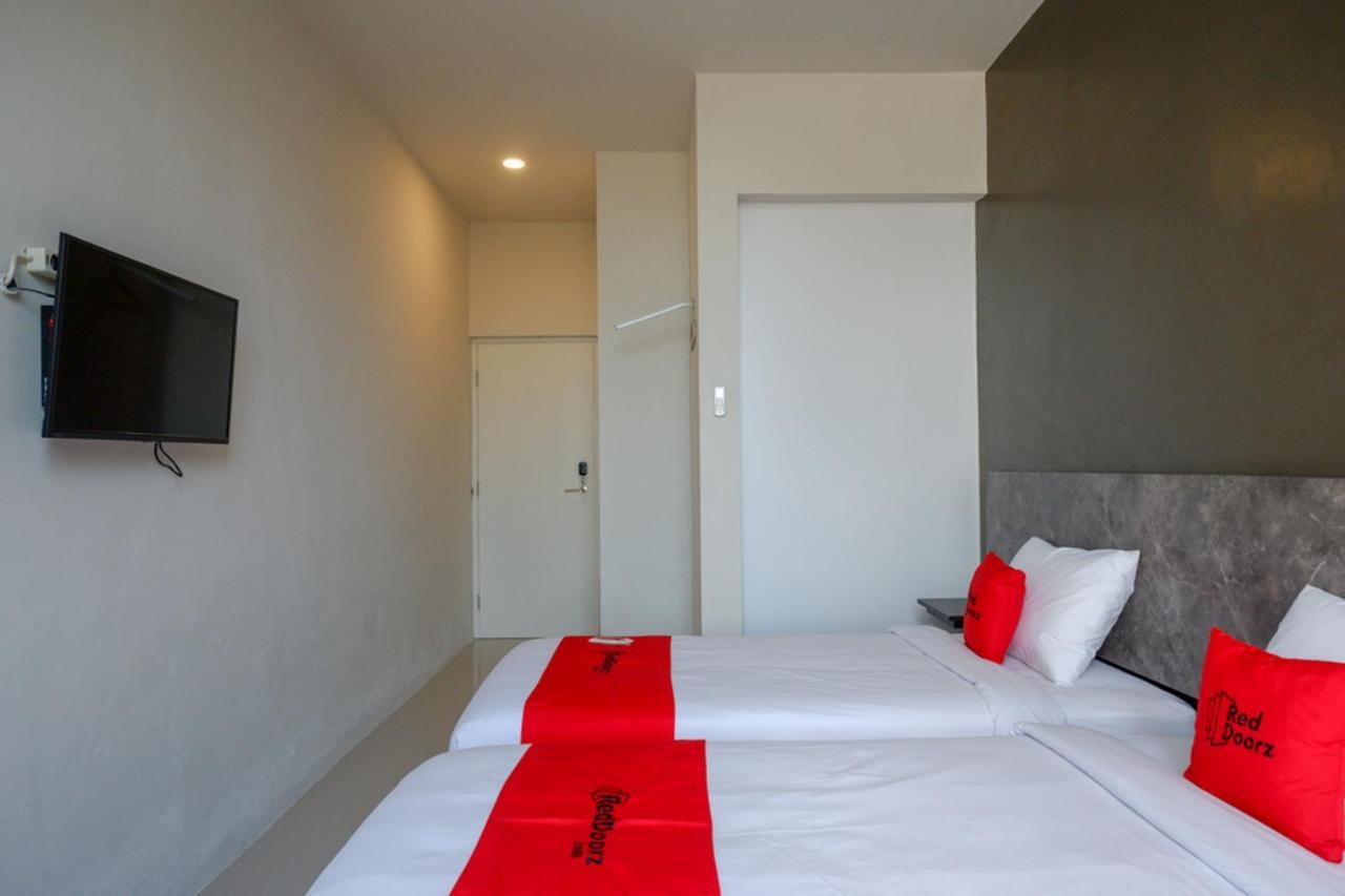 Reddoorz Plus Near Solo Baru Luaran gambar