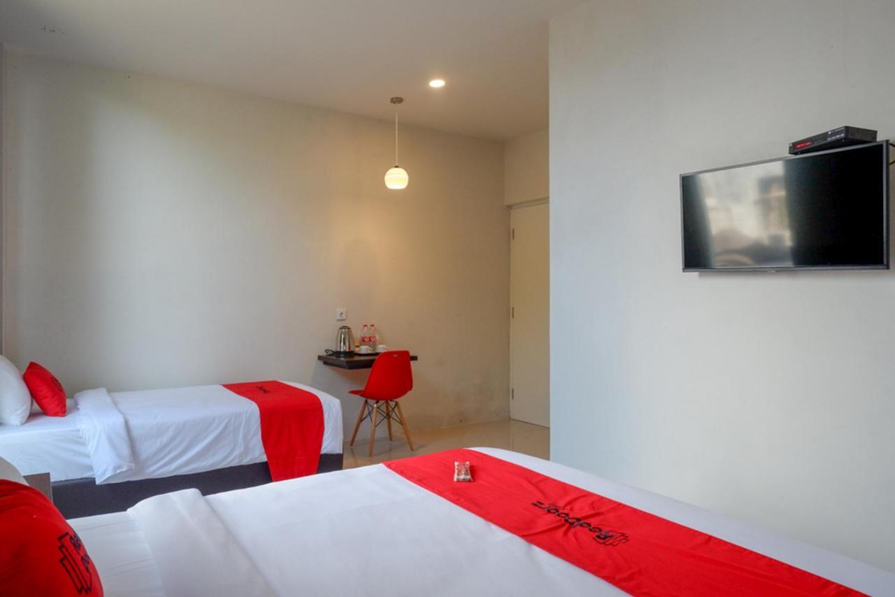 Reddoorz Plus Near Solo Baru Luaran gambar