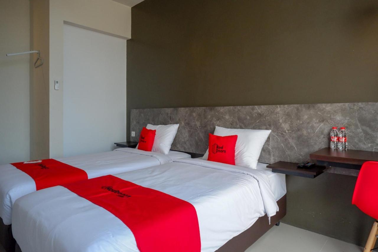 Reddoorz Plus Near Solo Baru Luaran gambar