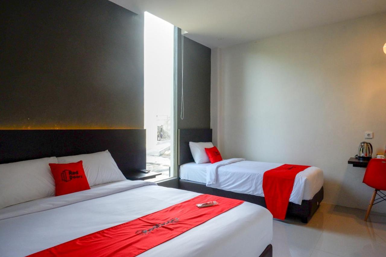 Reddoorz Plus Near Solo Baru Luaran gambar