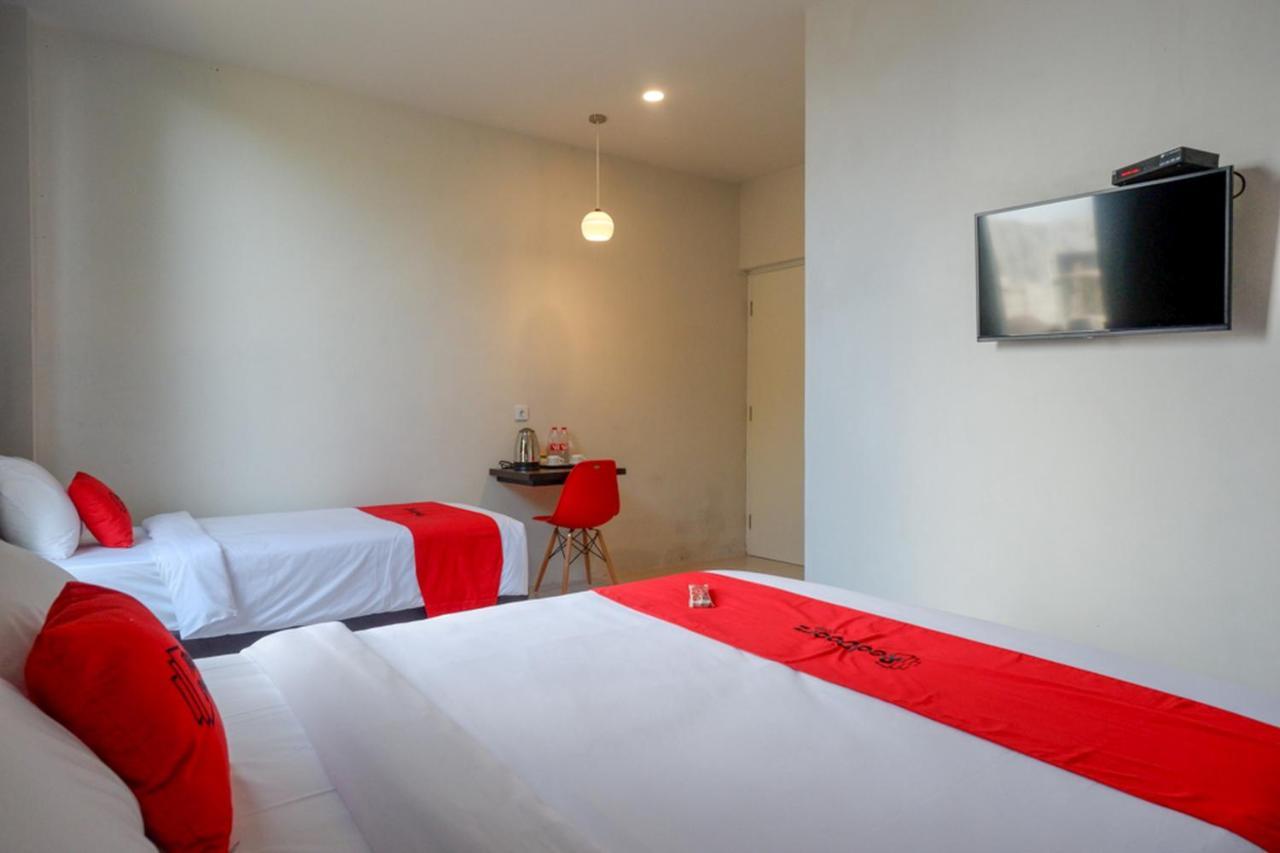 Reddoorz Plus Near Solo Baru Luaran gambar